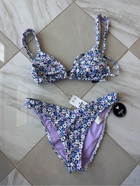 Hollister Other - Purple floral bikini